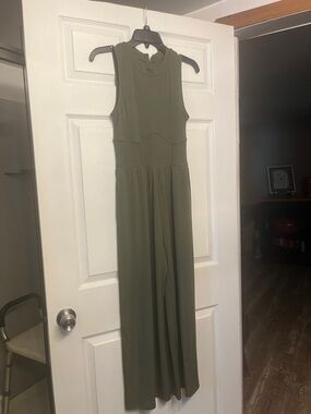 Cider Olive Green Sleeveless Jumpsuit